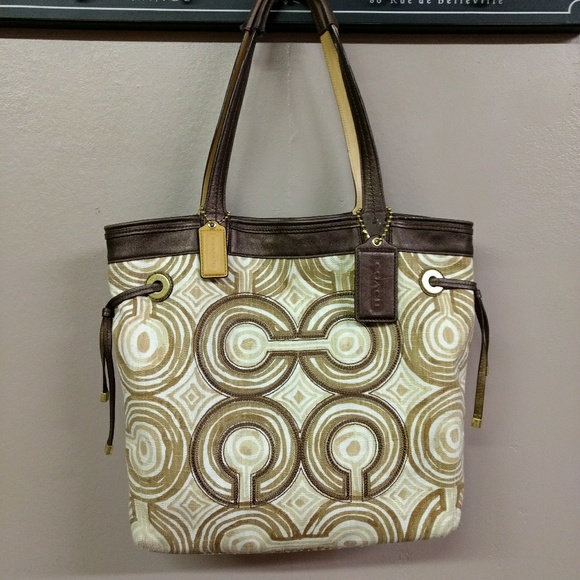 Coach Handbags - Coach handbag purse